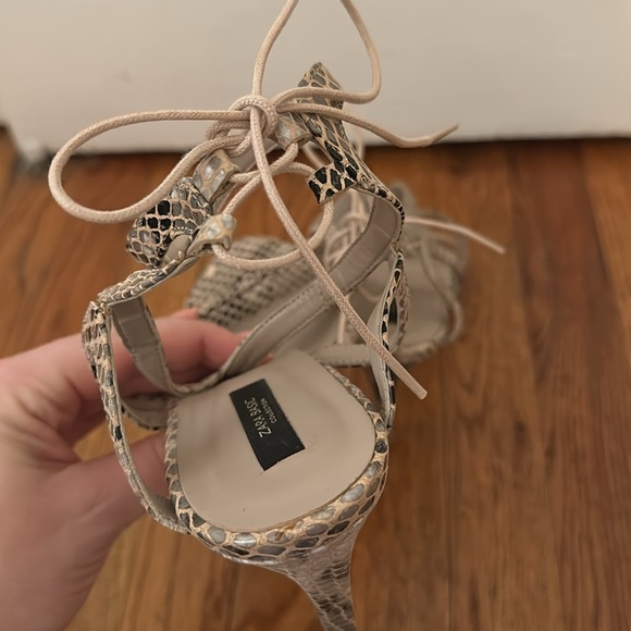 Zara Basic Snakeskin heels - Picture 6 of 6